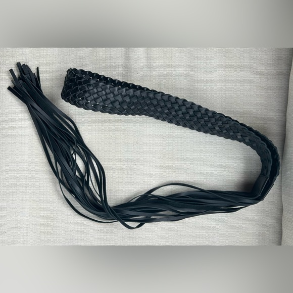 NWOT Peruvian Connection Black Leather Braided Fringe Belt - Picture 3 of 3